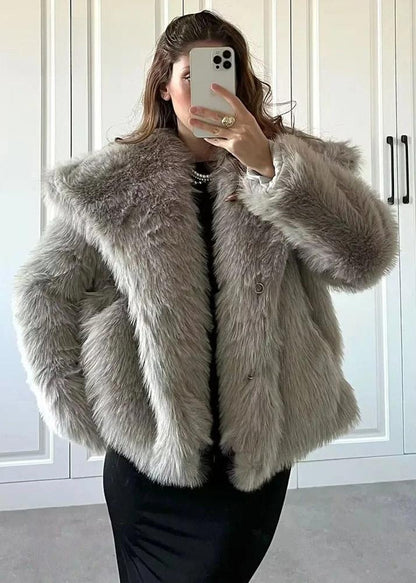 DIOLA - Luxurious Faux Fur Coat for a Chic Winter Look