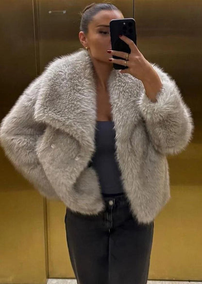 DIOLA - Luxurious Faux Fur Coat for a Chic Winter Look