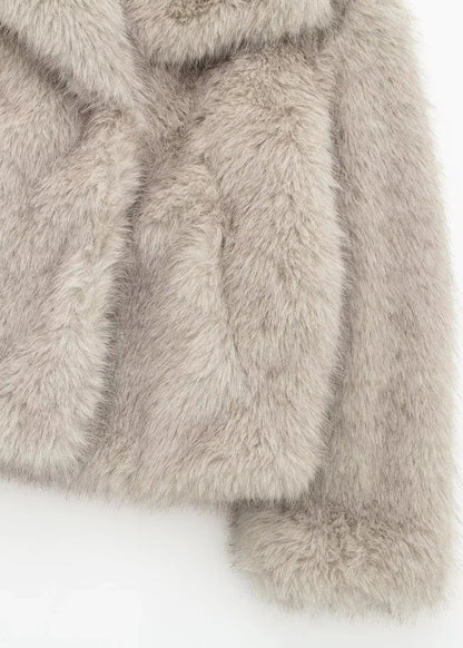 DIOLA - Luxurious Faux Fur Coat for a Chic Winter Look